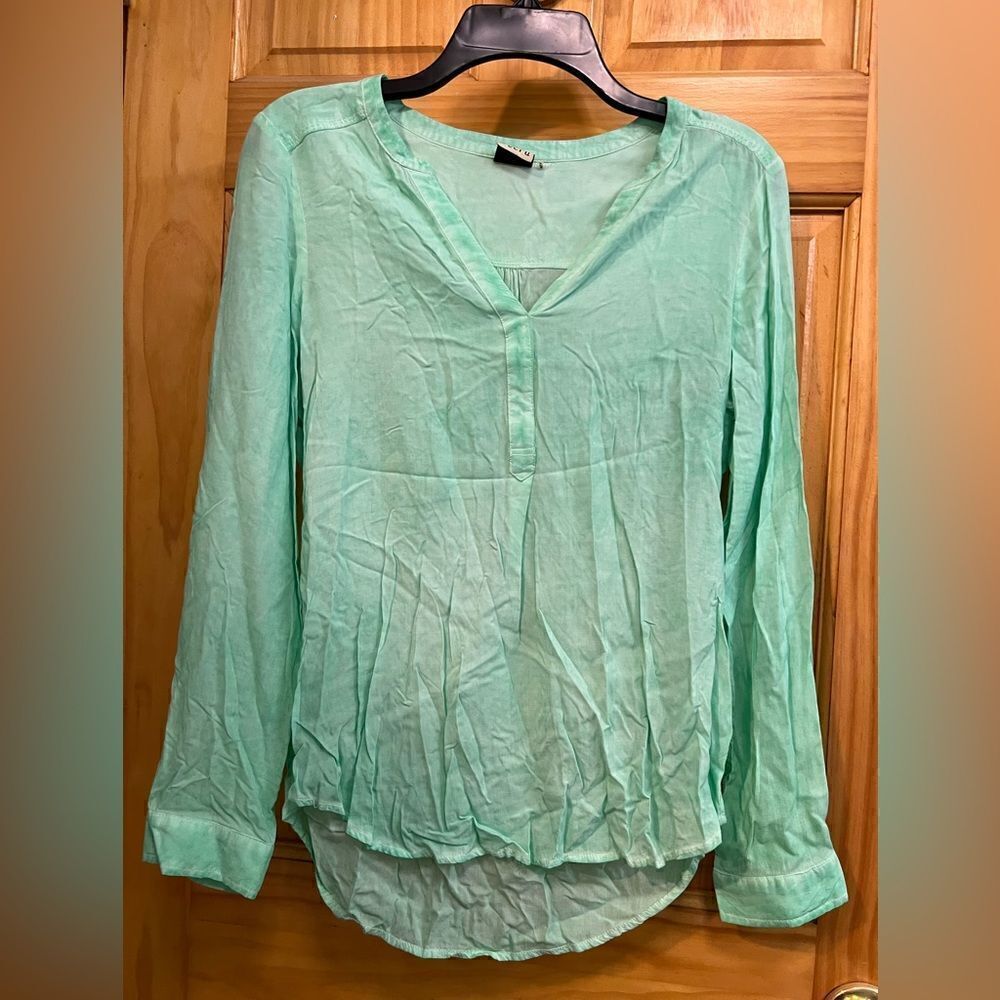 Ecru size small green washed blouse
